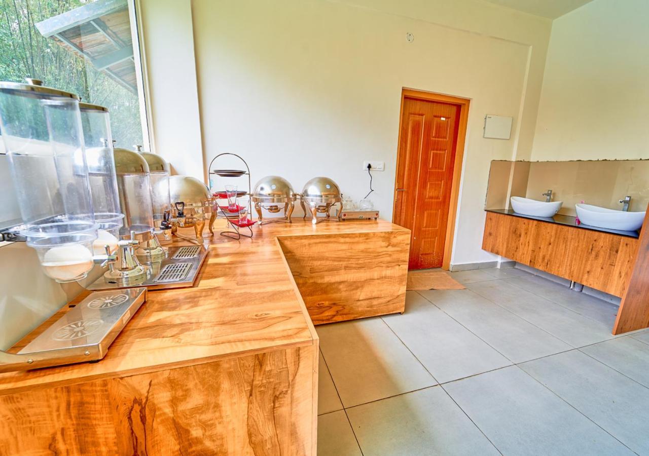 Glen Castle Vagamon Pool Resort By Voye Homes Bagian luar foto