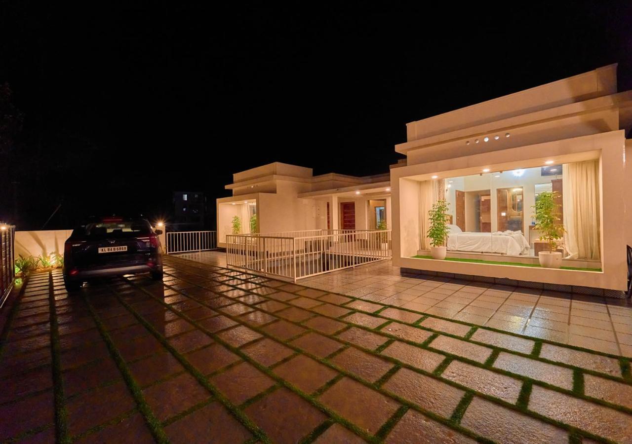 Glen Castle Vagamon Pool Resort By Voye Homes Bagian luar foto