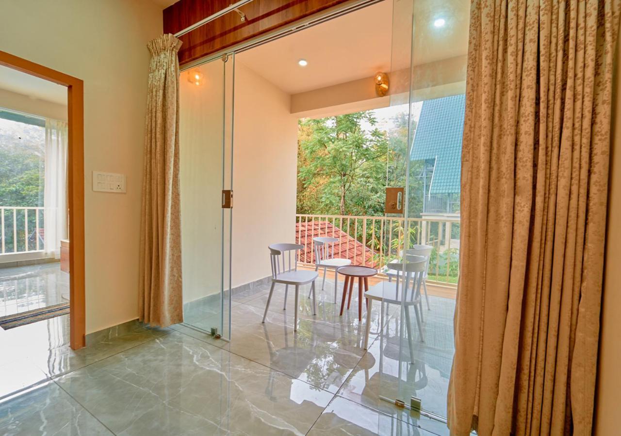Glen Castle Vagamon Pool Resort By Voye Homes Bagian luar foto