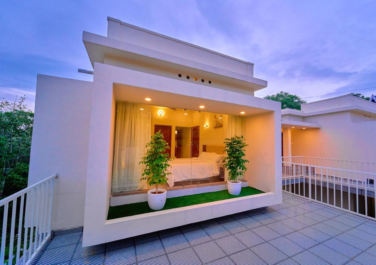 Glen Castle Vagamon Pool Resort By Voye Homes Bagian luar foto
