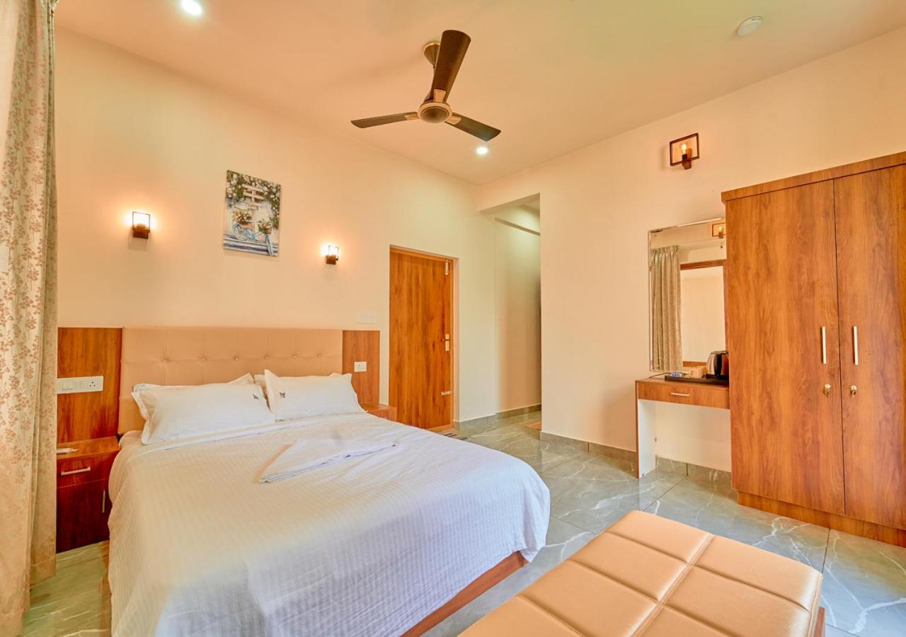 Glen Castle Vagamon Pool Resort By Voye Homes Bagian luar foto