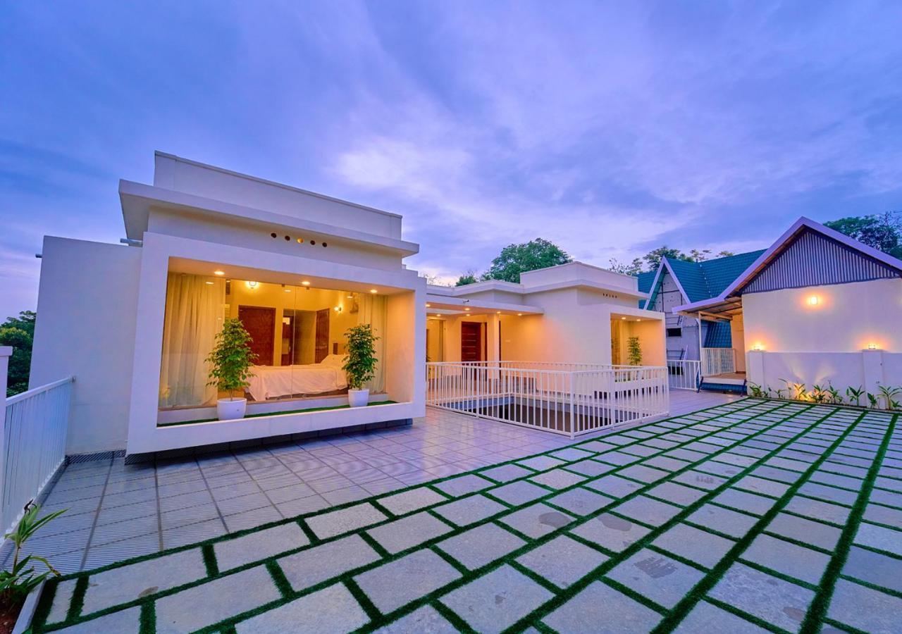 Glen Castle Vagamon Pool Resort By Voye Homes Bagian luar foto