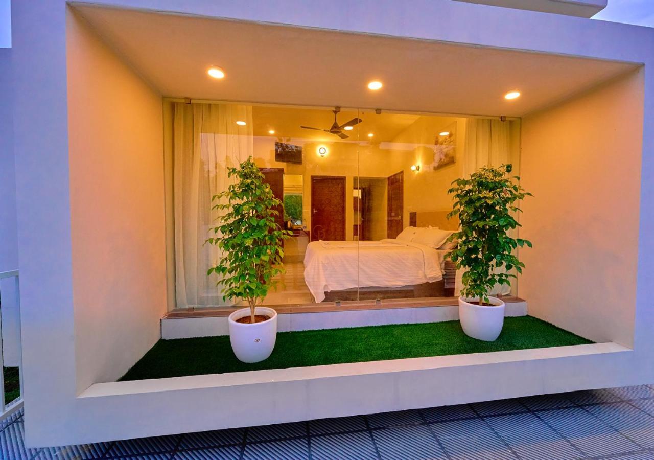 Glen Castle Vagamon Pool Resort By Voye Homes Bagian luar foto