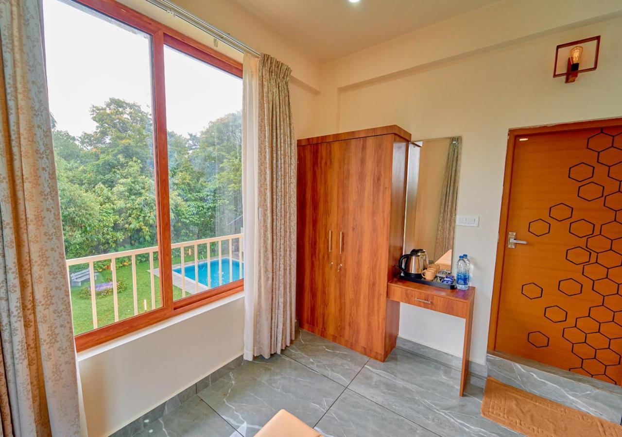 Glen Castle Vagamon Pool Resort By Voye Homes Bagian luar foto