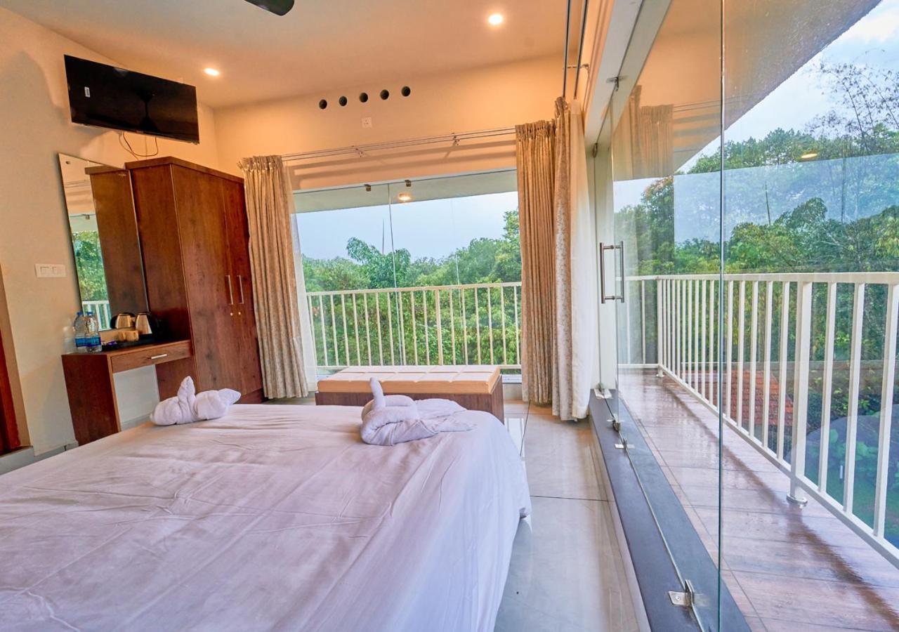 Glen Castle Vagamon Pool Resort By Voye Homes Bagian luar foto