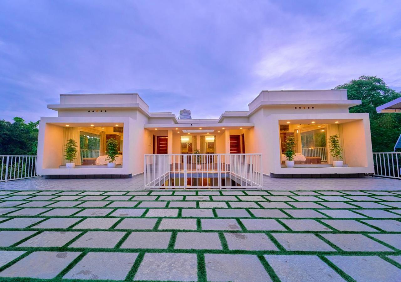 Glen Castle Vagamon Pool Resort By Voye Homes Bagian luar foto
