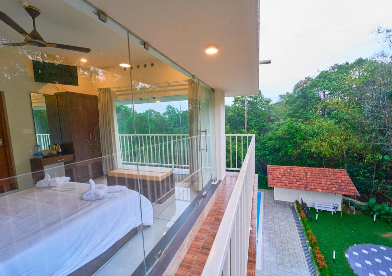 Glen Castle Vagamon Pool Resort By Voye Homes Bagian luar foto